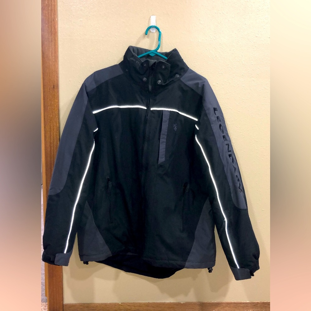 Men’s winter jacket from Legendary Whitetails. Never worn. Size large. $45